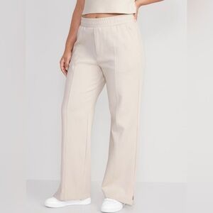 NWT! Women’s High-Waisted Dynamic Fleece Wide-Leg Trouser Pants 💙